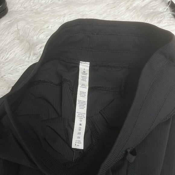 Lululemon Dance Studio Crop Joggers Lightweight Athletic Pants Black Size 2 - Picture 6 of 6